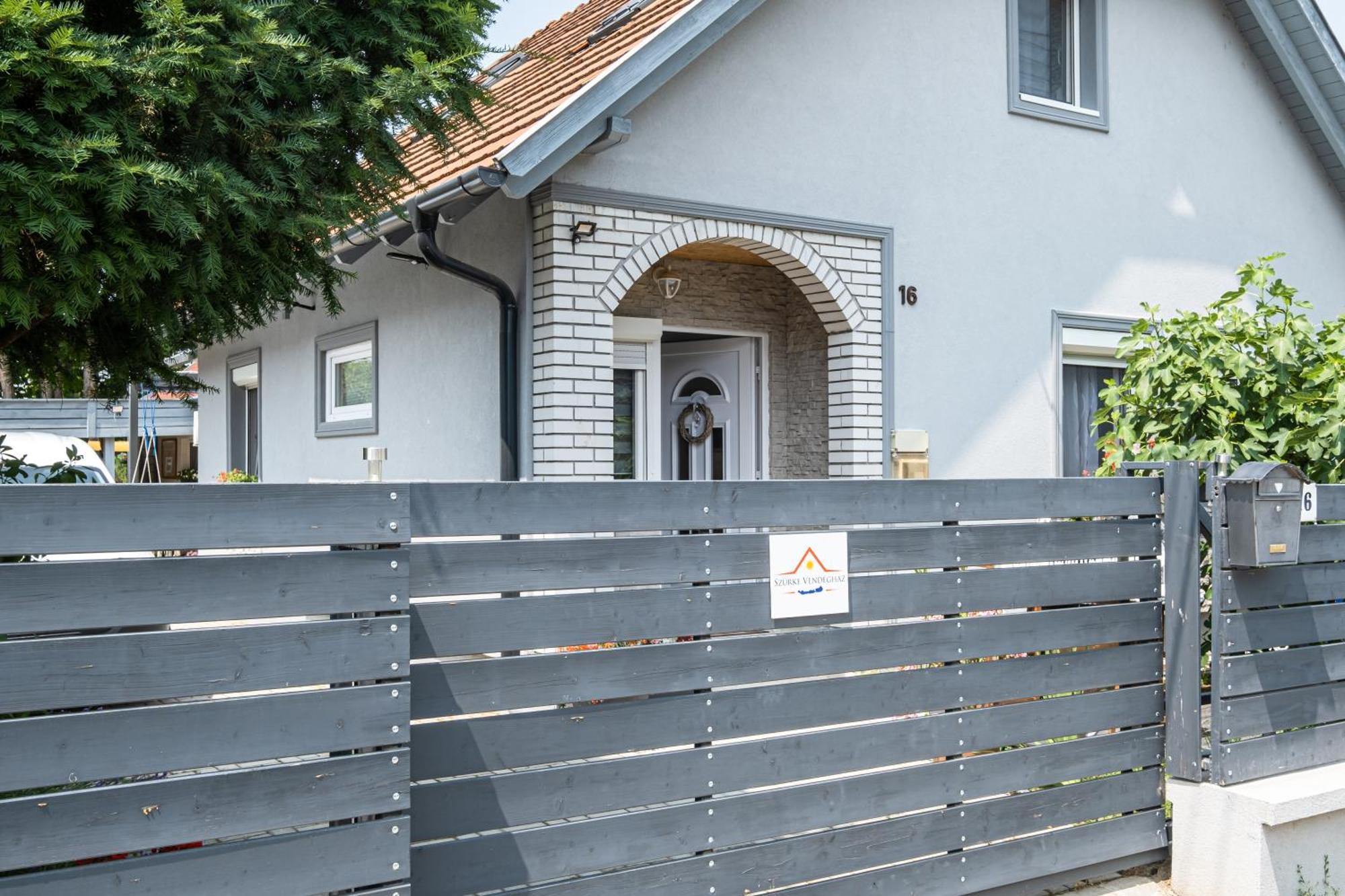 Szuerke Vendeghaz Balatonkenesen Apartment Bagian luar foto